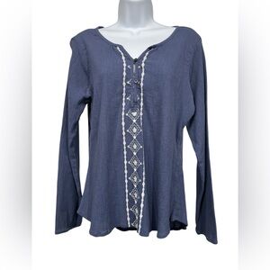 Aventura blouse size medium